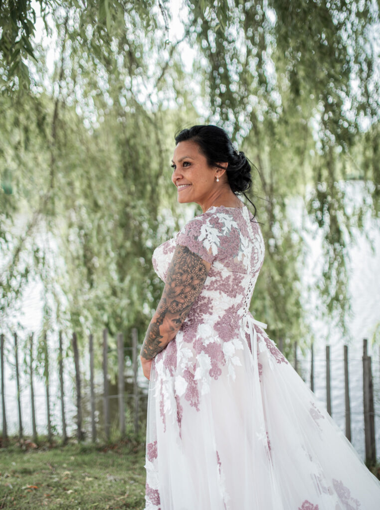 Wij zijn op zoek naar een trouwfotograaf met een lichte, pure stijl. Wat kost een trouwfotograaf?