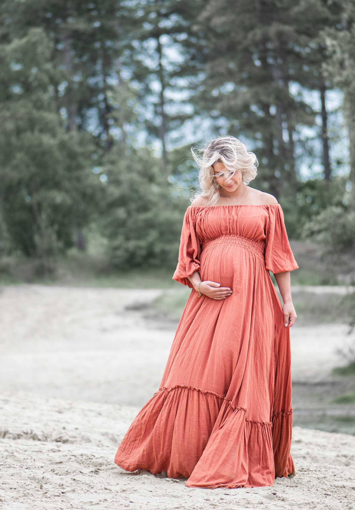 Moeder tijdens haar zwangerschapsshoot bij Puur Geluk Fotografie