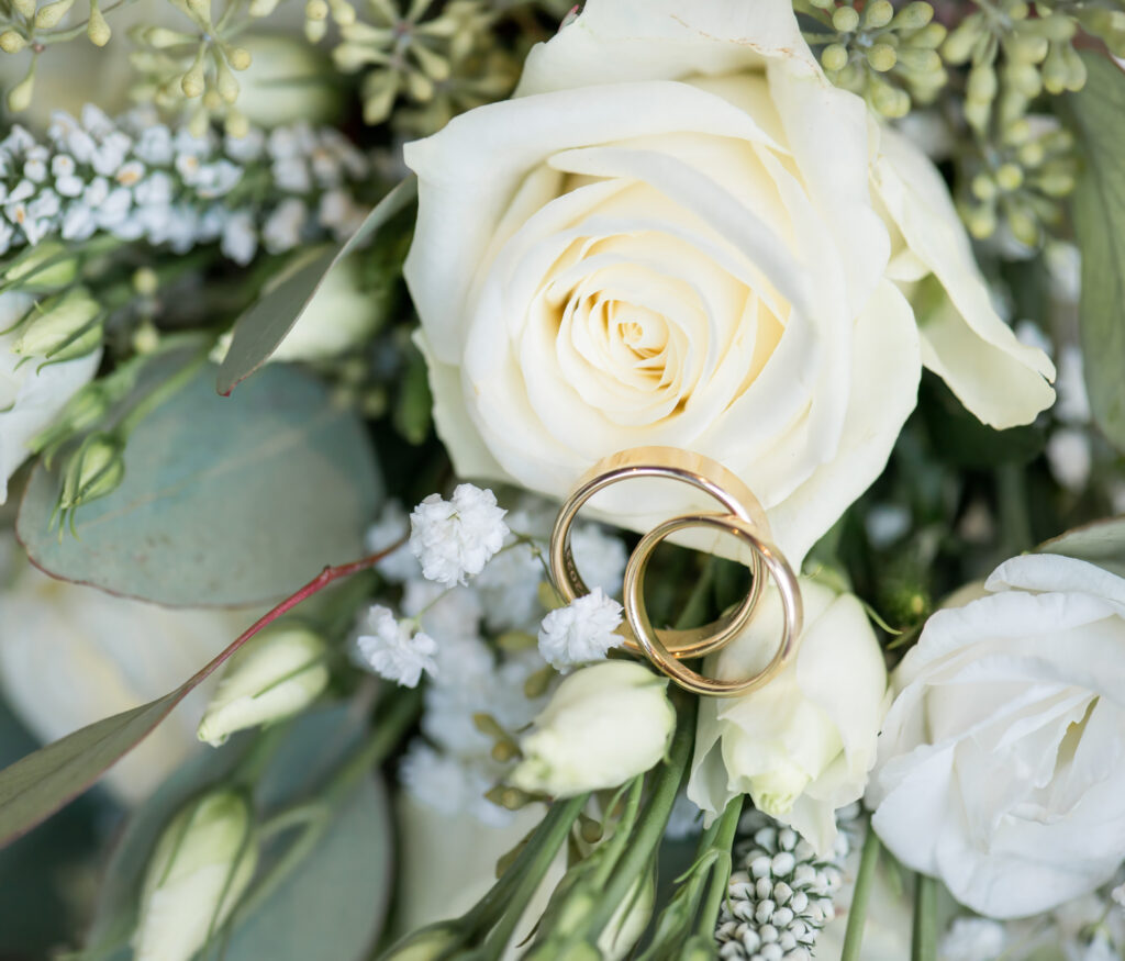 Trouwboeket van bruidspaar. Trouwfotograaf: Puur Geluk Fotografie